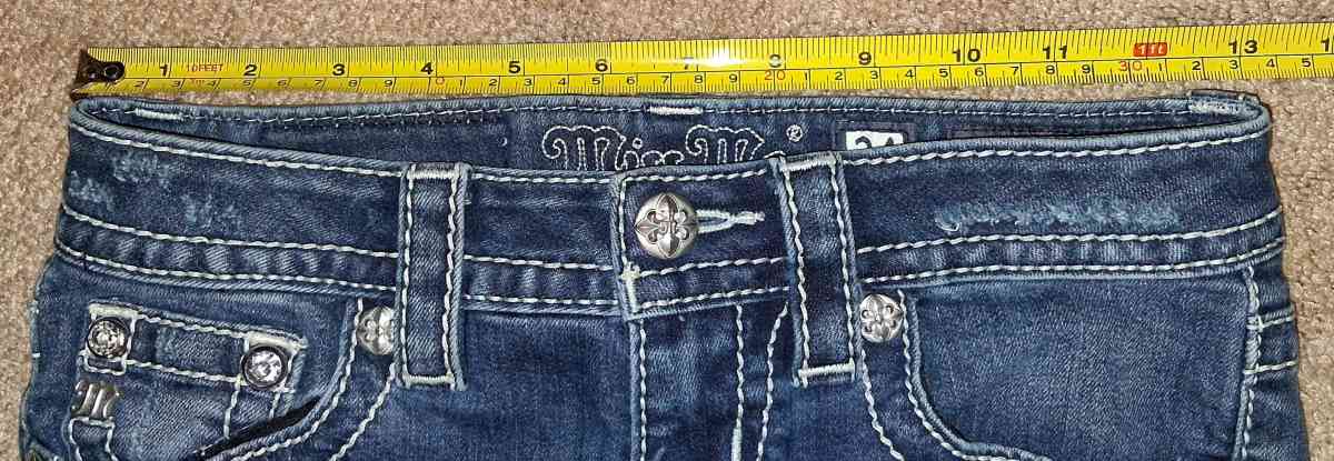 MISS ME SKINNY DENIM JEANS WITH EMBROIDED FEATHERS SIZE 24 - Elysburg, Pennsylvania - FleaMarketBay
