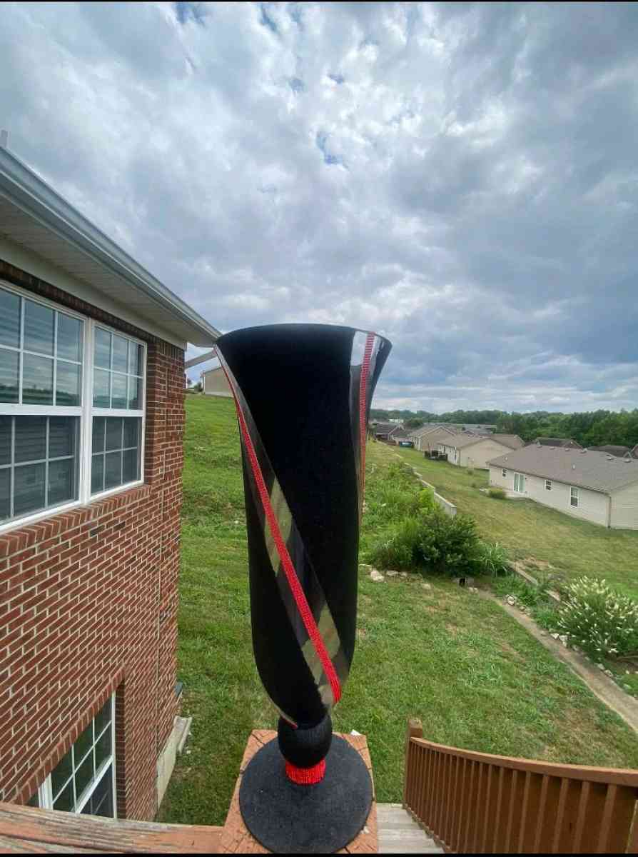 red and black - Louisville, Kentucky - FleaMarketBay