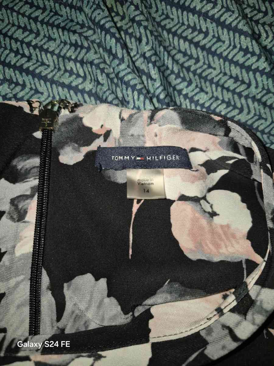 Tommy Hilfiger Dress - Cleveland, Tennessee - FleaMarketBay