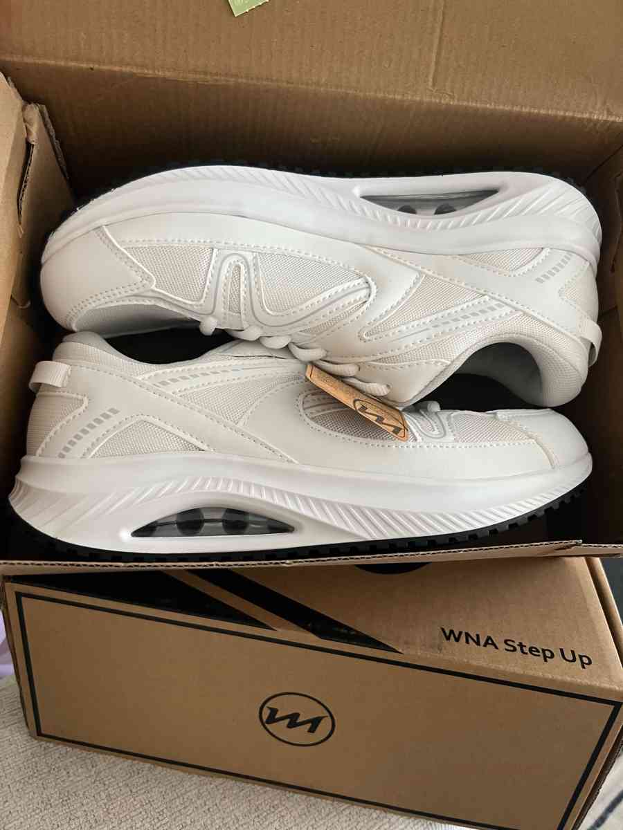 womens shoes size 9 - San Bernardino, California - FleaMarketBay