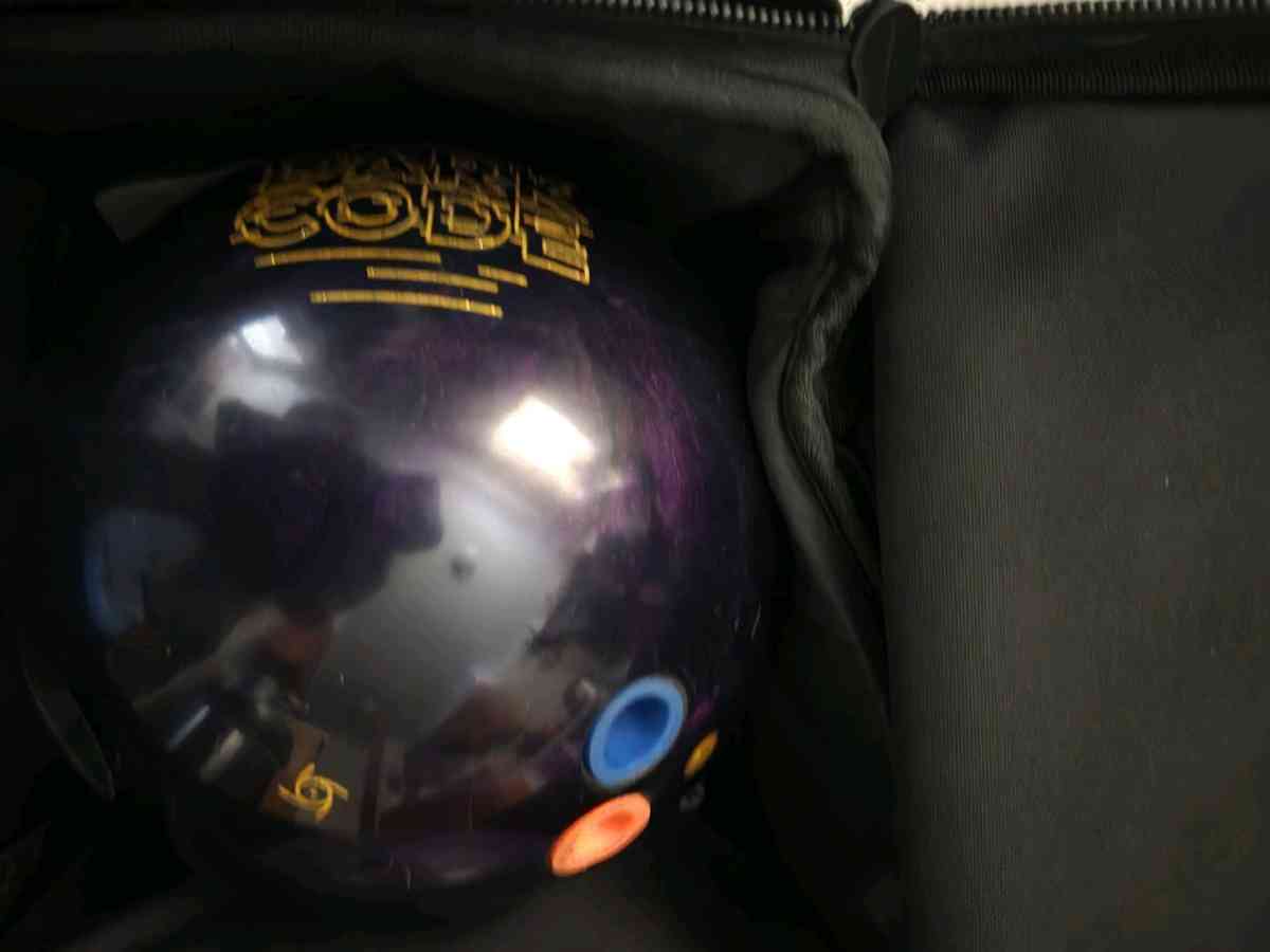 Bowling Balls and Bags - Keokuk, Iowa - FleaMarketBay