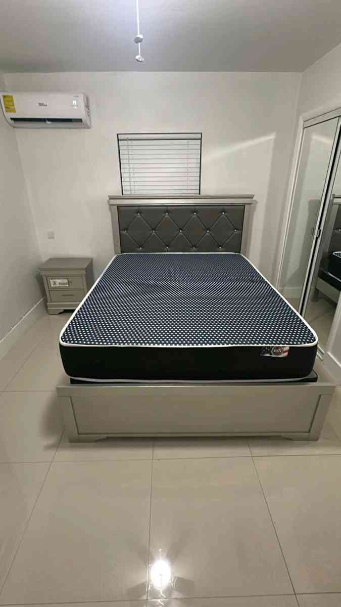 Set de cuarto matrimonial size Queen - Miami, Florida