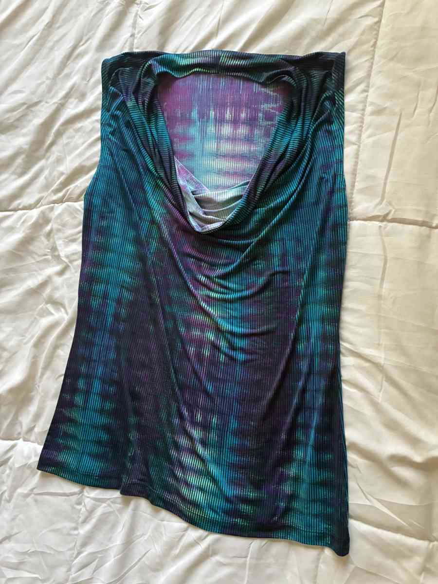 women shirts - Lumberton, North Carolina - FleaMarketBay