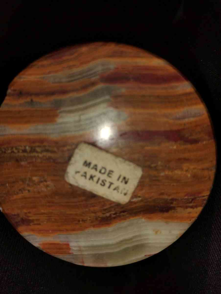 onyx swirl single bed vase - Oklahoma City, Oklahoma - FleaMarketBay