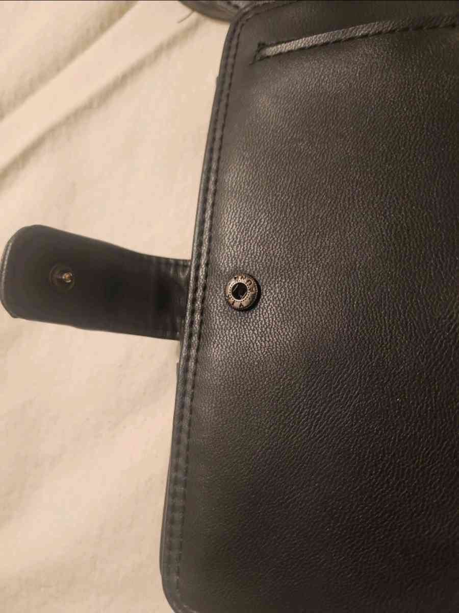 Crossbody bags dou bundle - Olive Branch, Mississippi - FleaMarketBay