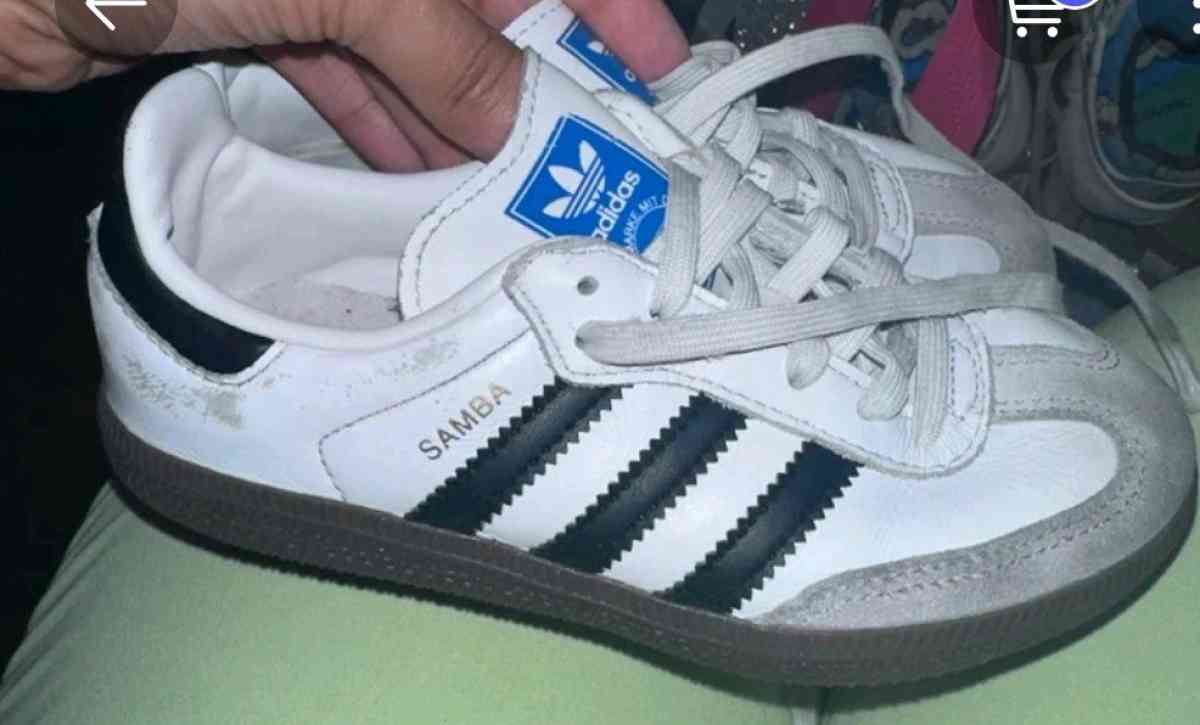 Adidas Sumbus Unisex Size 12 Half Gently Worn - Macomb, Michigan - FleaMarketBay