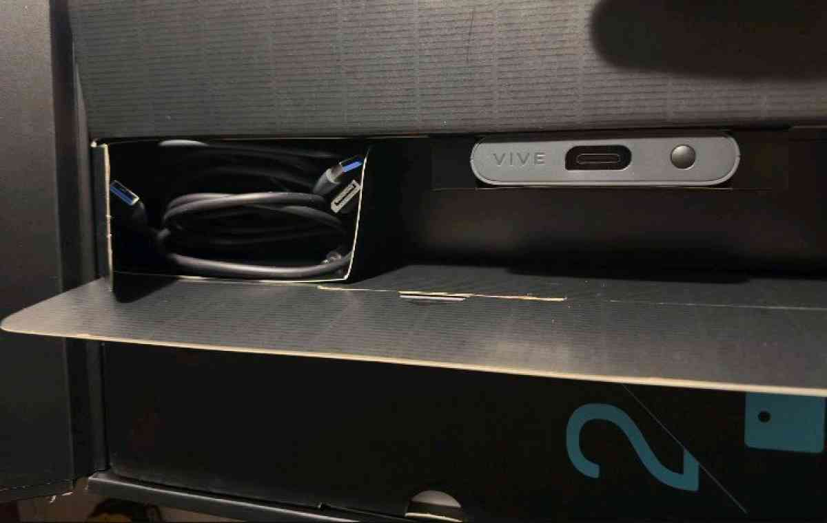 HTC vive pro 2 full kit new - Orlando, Florida - FleaMarketBay