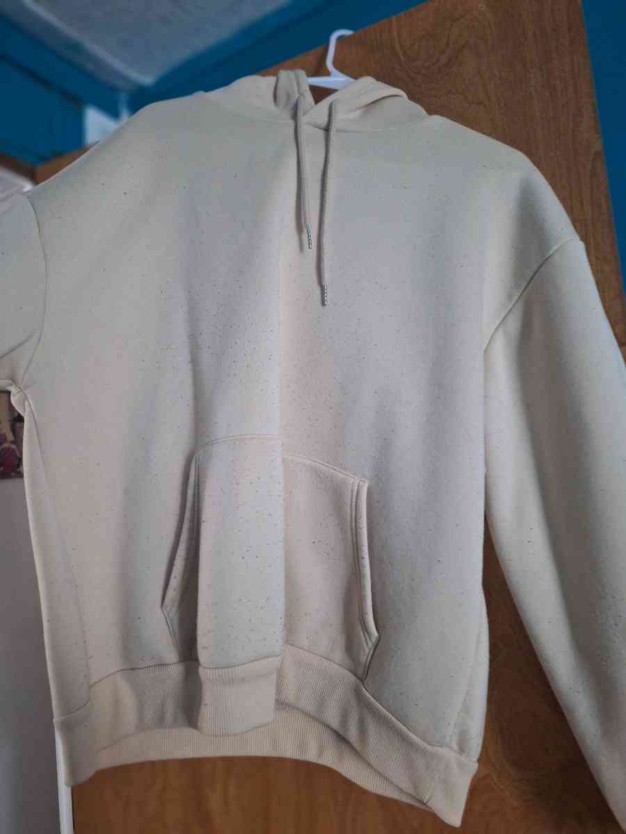 Large hoodie - Pueblo, Colorado - FleaMarketBay
