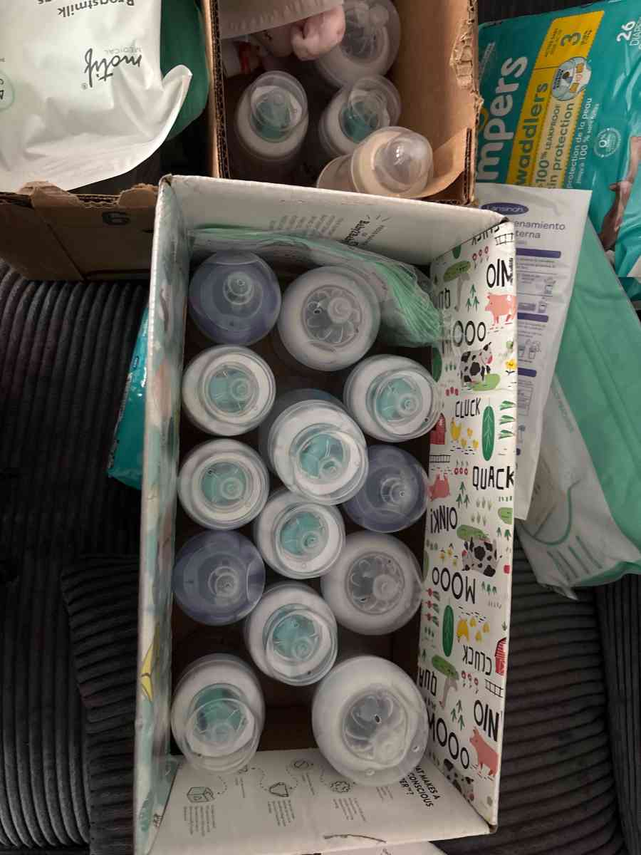 baby bottles - Waterbury, Connecticut - FleaMarketBay