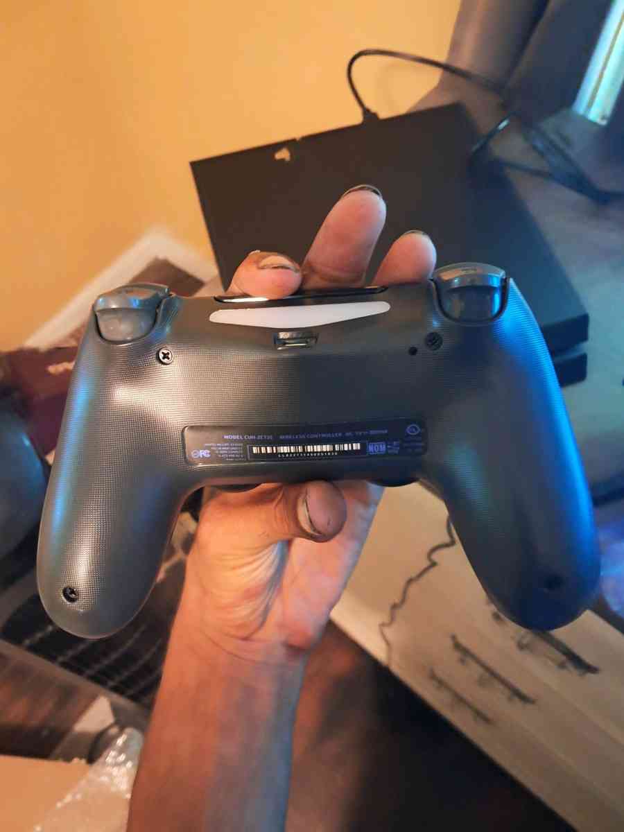 PS4 Pro - Adelanto, California - FleaMarketBay
