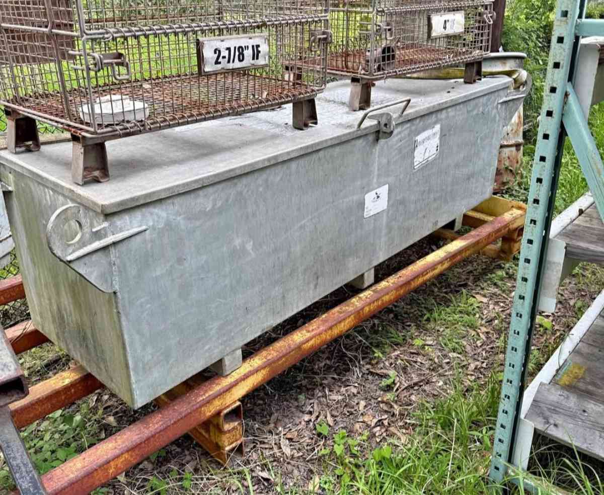 Tool box - New Iberia, Louisiana - FleaMarketBay