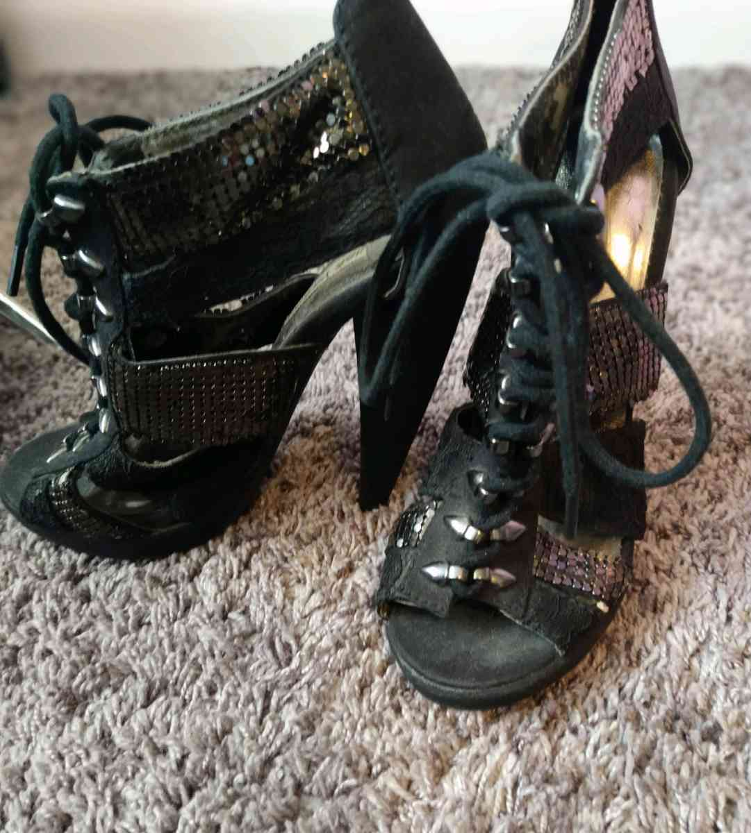 3 For 25 Womens Heels Size 6 through 6 and a half - Clarendon Hills, Illinois - FleaMarketBay