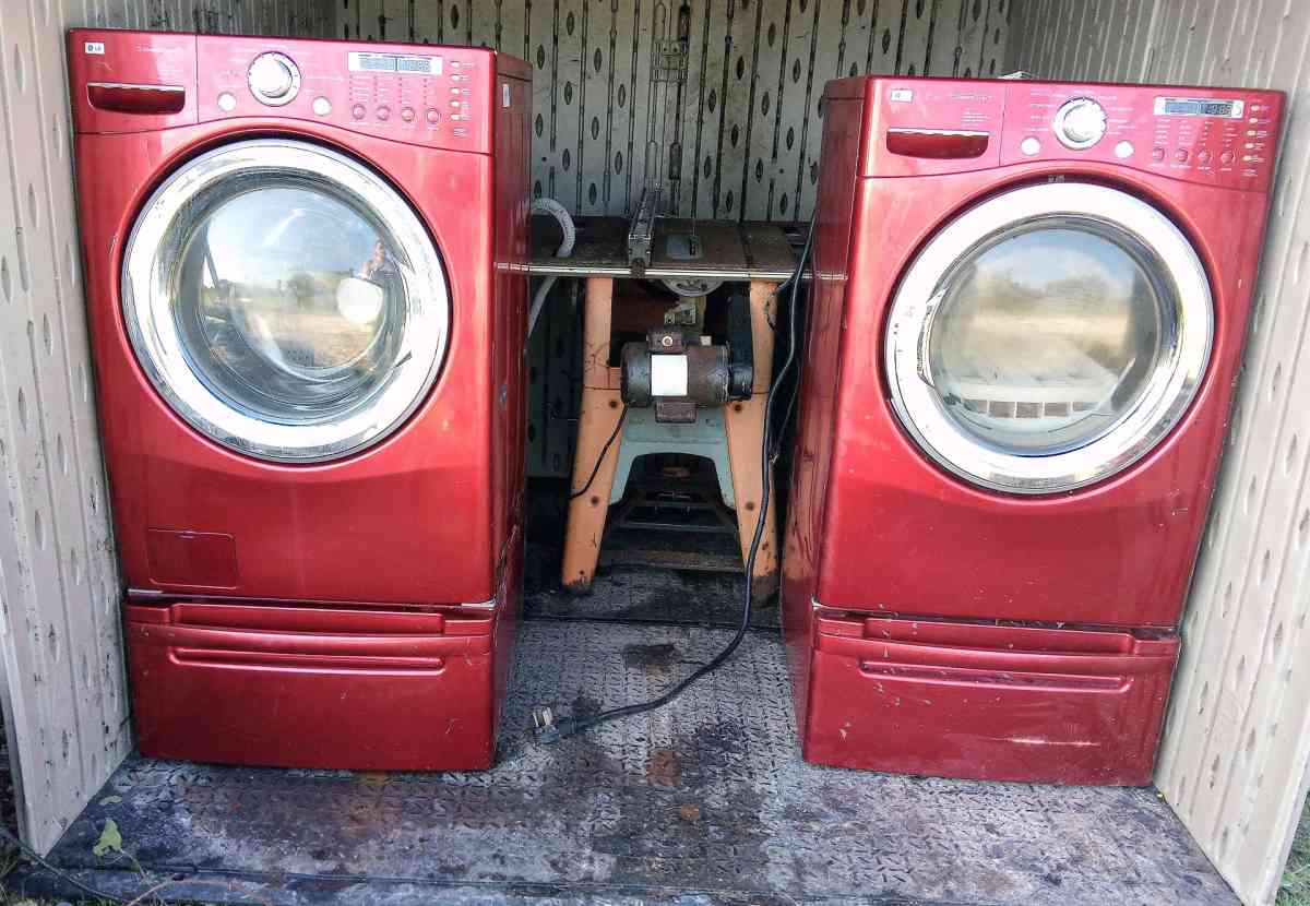 LG STACKABLE WASHER DRYER - Lacassine, Louisiana