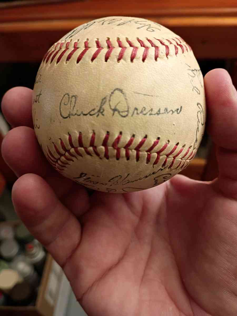 Autograph Ball - Bellevue, Kentucky - FleaMarketBay
