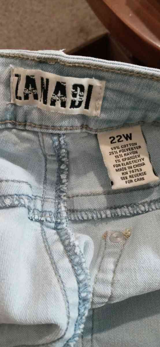 Womens Denim Capris 22w - Dane, Wisconsin - FleaMarketBay