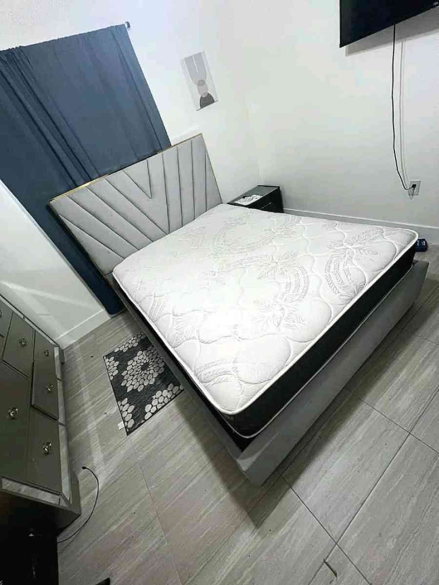 Cama Size Queen nueva - Hialeah, Florida - FleaMarketBay