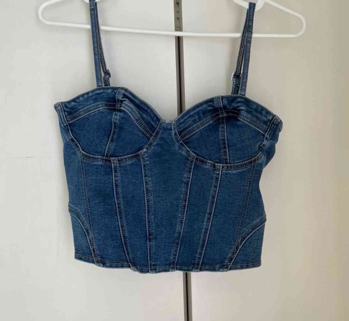 Crop Top - Glendale, Arizona