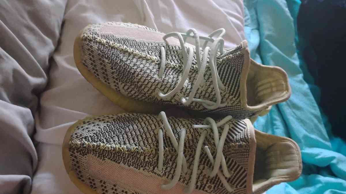 Yeezy 350 boost V2 - Ormond Beach, Florida - FleaMarketBay