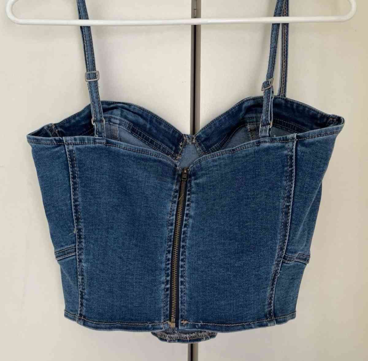 Crop Top - Glendale, Arizona - FleaMarketBay