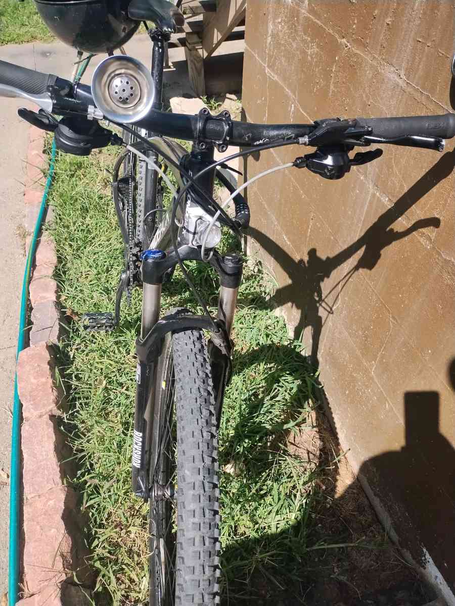 29 inch hybrid mountain bike Diamond Back - Omaha, Nebraska - FleaMarketBay