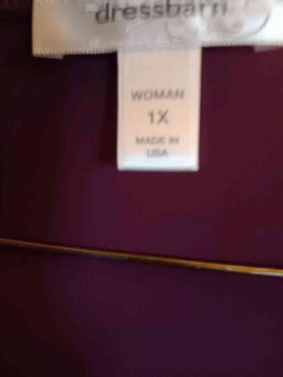 A burgundy dress blouse - Chapel Hill, Tennessee - FleaMarketBay