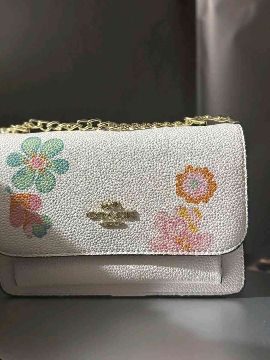 Hermosas carteras - Stockton, California - FleaMarketBay