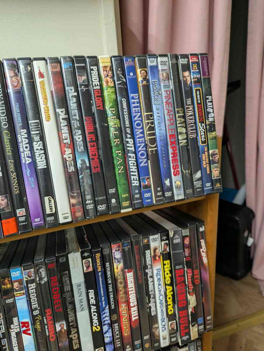 dvds movies - Hagerstown, Maryland - FleaMarketBay