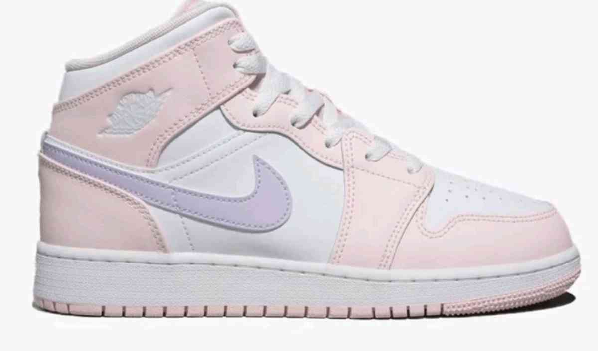 Violet Frost white pink Nike Air Jordans Big Youth Size 3 - Macomb, Michigan - FleaMarketBay