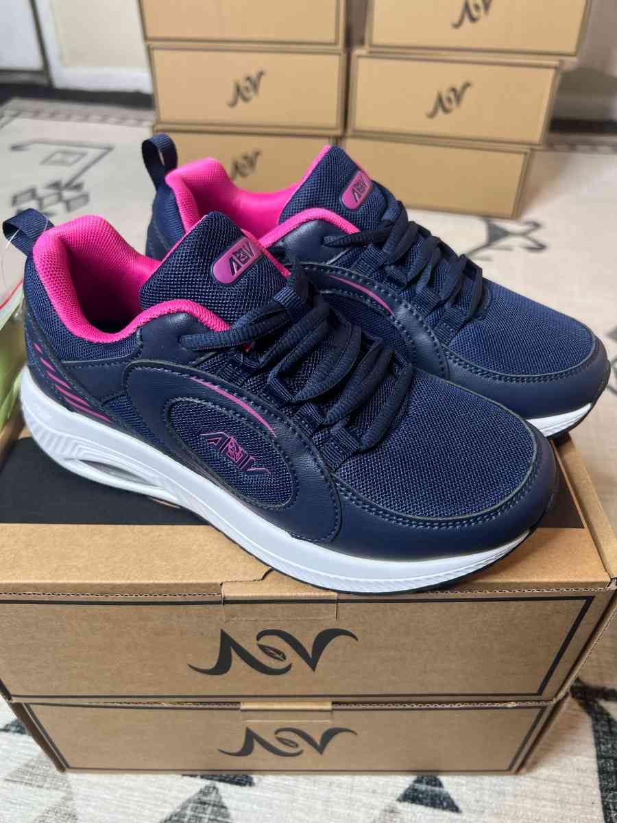 tennis for women - San Bernardino, California - FleaMarketBay