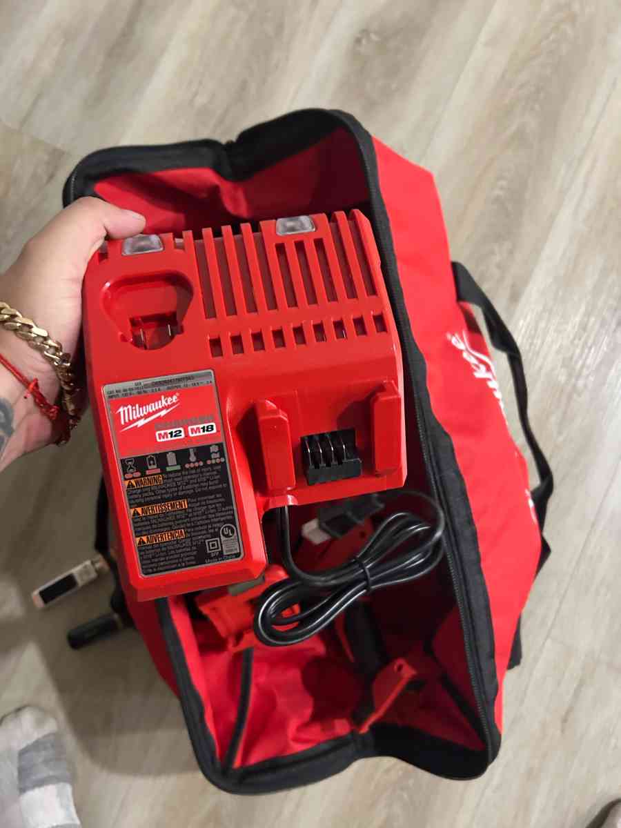 2 drills 1 sawzall battery and charger set - San Diego, California - FleaMarketBay