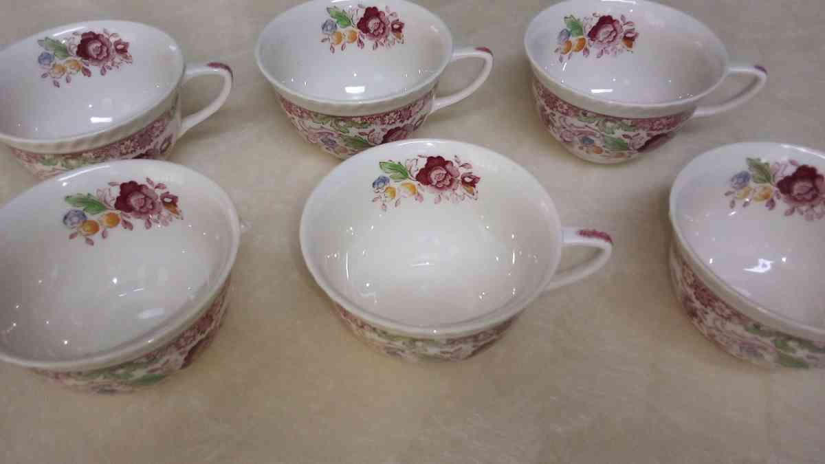Haddon Hall Derbyshire Red plates and tea cups - Antioch, California - FleaMarketBay