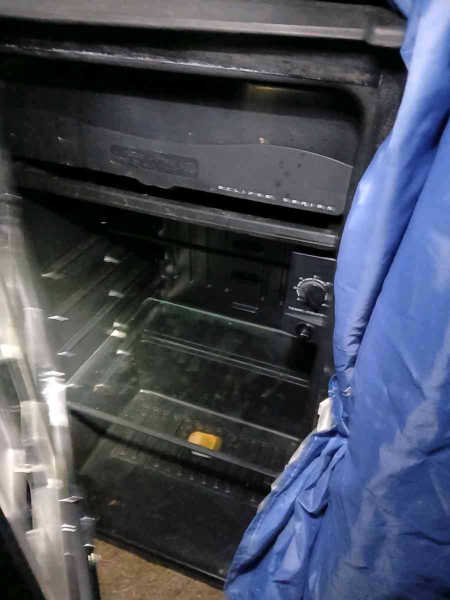 Sanyo Eclips Series small fridge - Killeen, Texas - FleaMarketBay