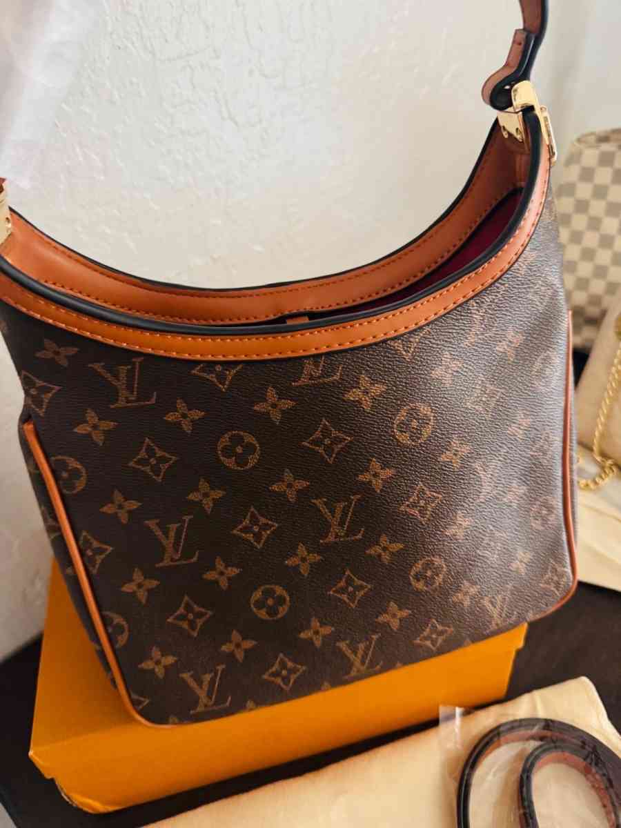 Handbags - San Diego, California - FleaMarketBay