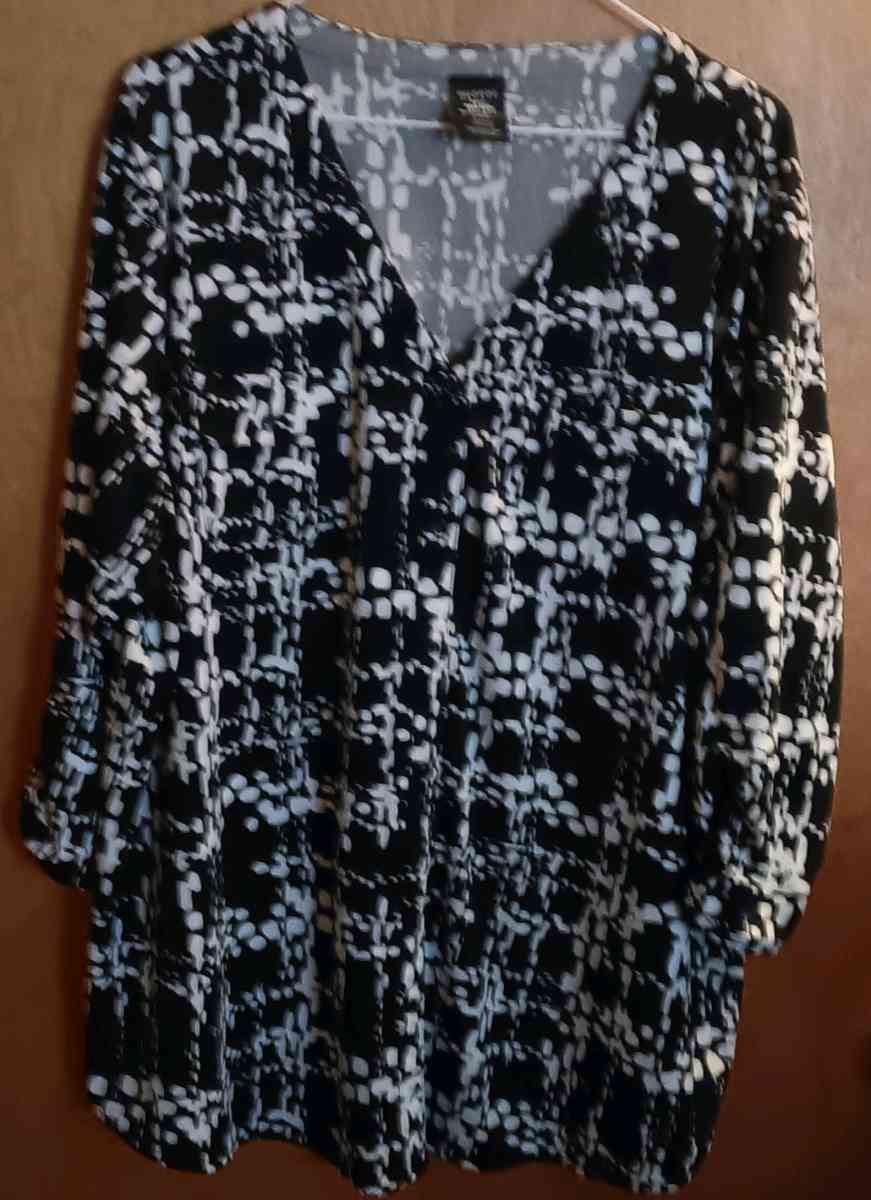 George brand Black and white pattern blouse - Chapel Hill, Tennessee