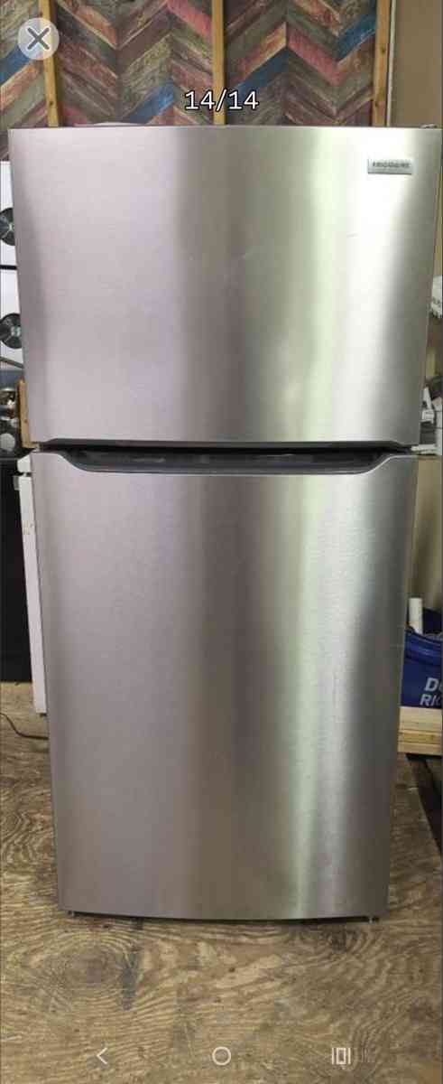 Frigidaire 19 Cu Ft Stainless Refrigerator Freezer  NEWER - New Castle, Pennsylvania - FleaMarketBay