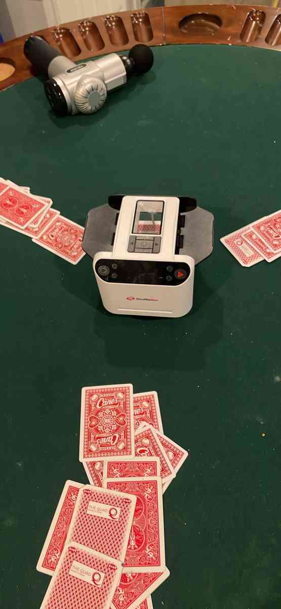 2 in 1 card shuffler - Alicia, Arkansas