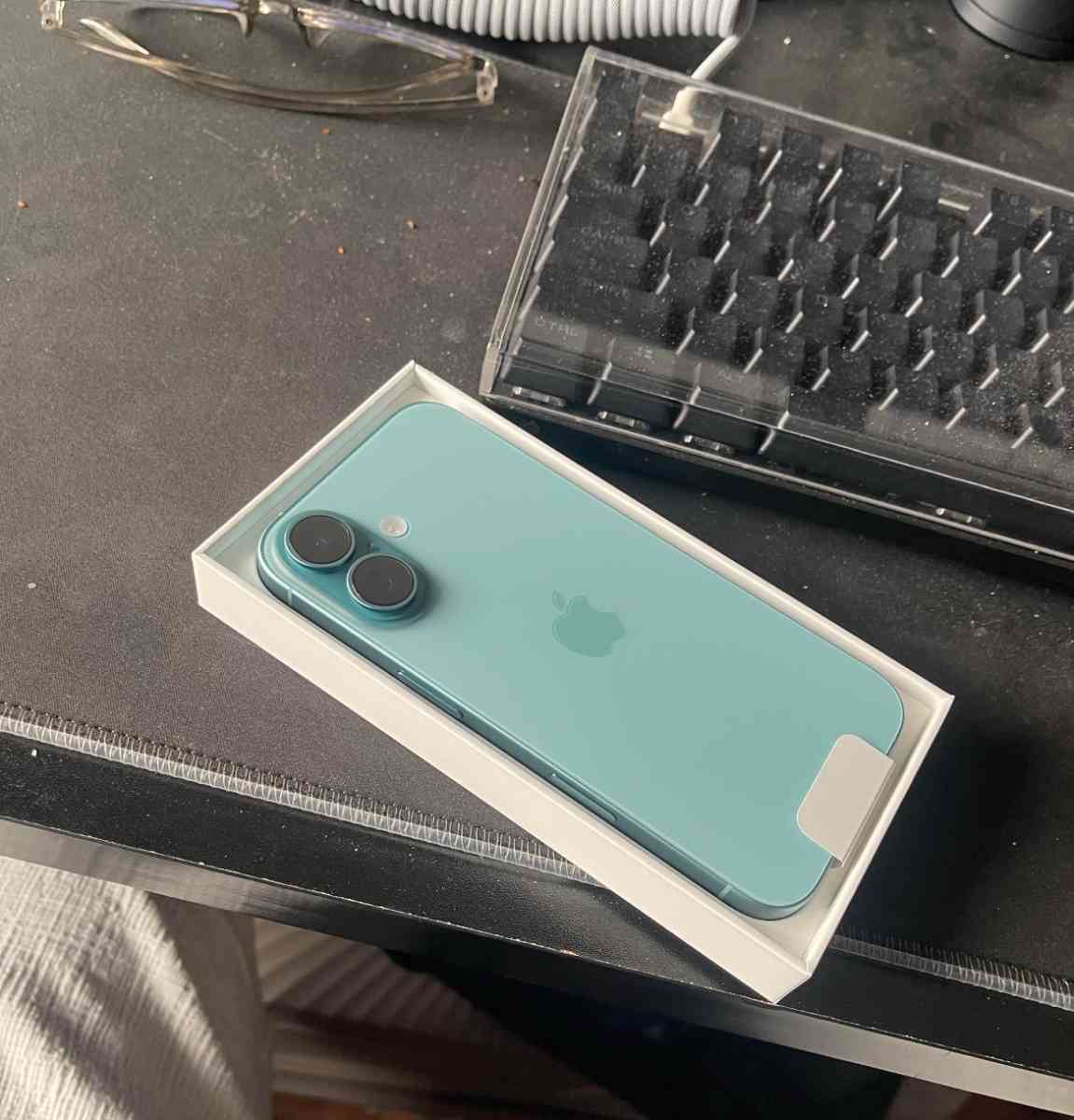 Teal IPhone 16 - Brooklyn, New York - FleaMarketBay
