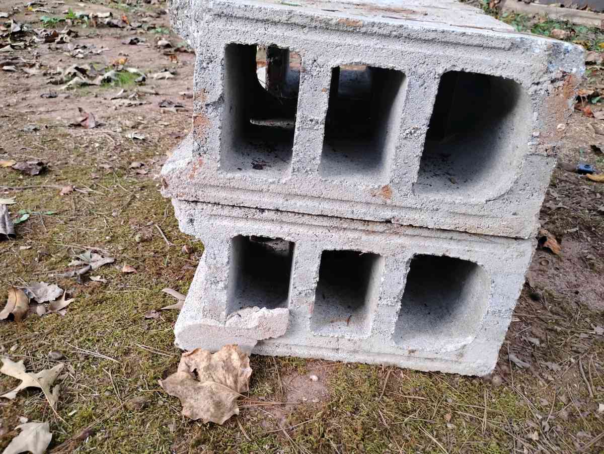 Cinder Blocks - Rutherfordton, North Carolina - FleaMarketBay