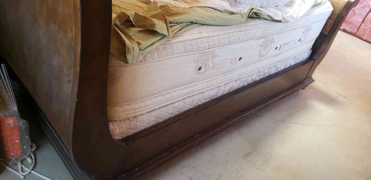 California king bed and Dresser - El Dorado, California - FleaMarketBay