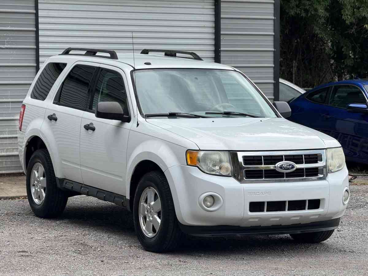 2011 FORD ESCAPE XLT - Nashville, Tennessee - FleaMarketBay
