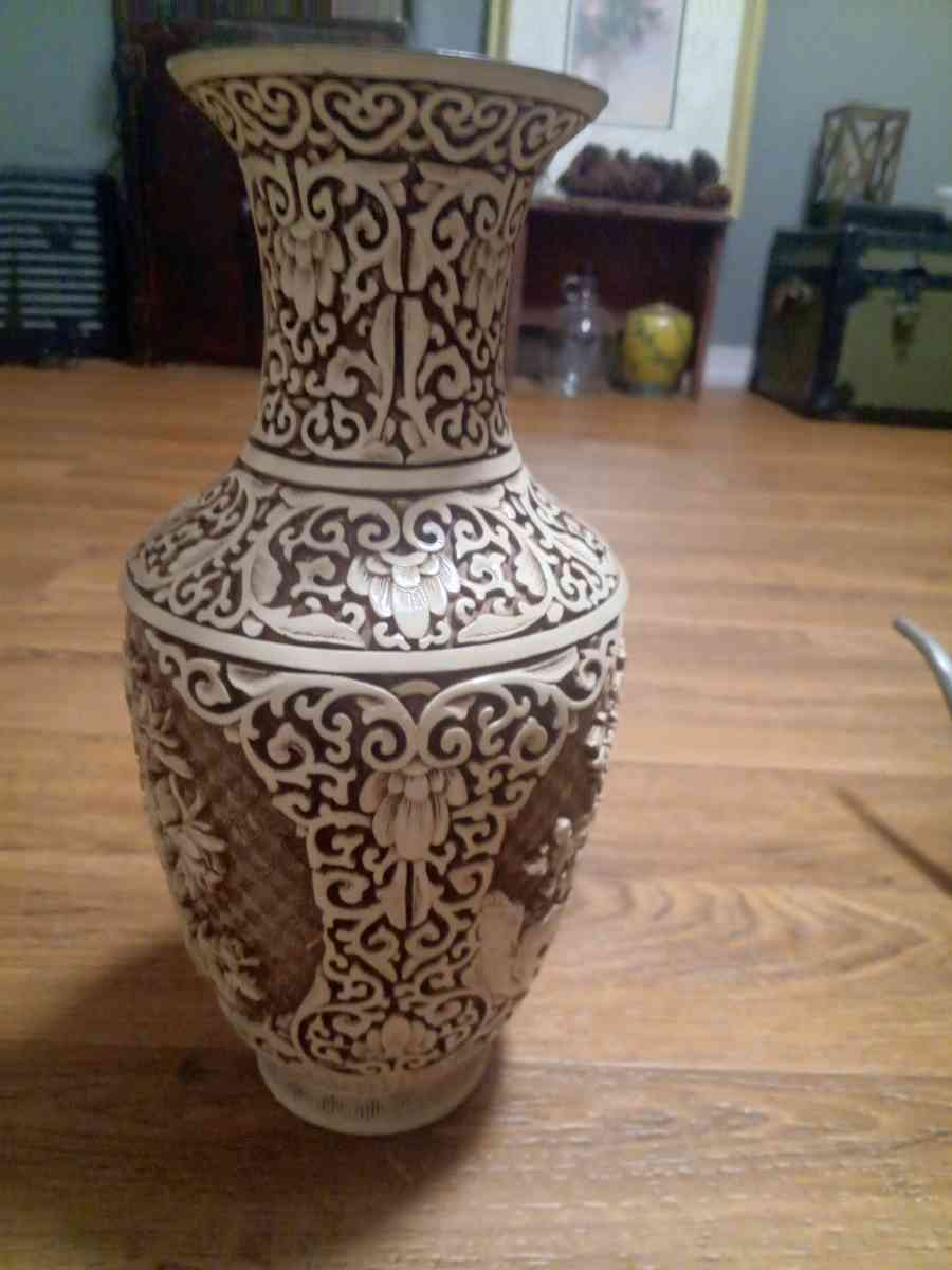 vintage Chinese Asian white cinnabar vase - Camden, Ohio