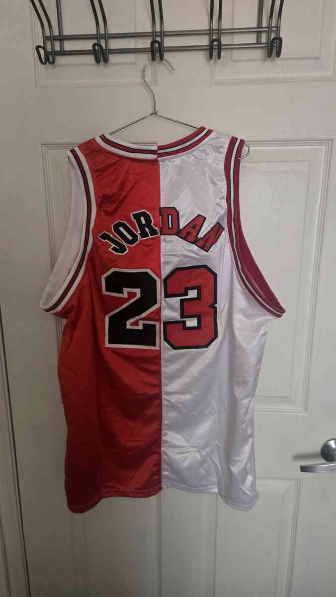 Nike Jersey bulls Michael Jordan 23 - Los Angeles, California - FleaMarketBay