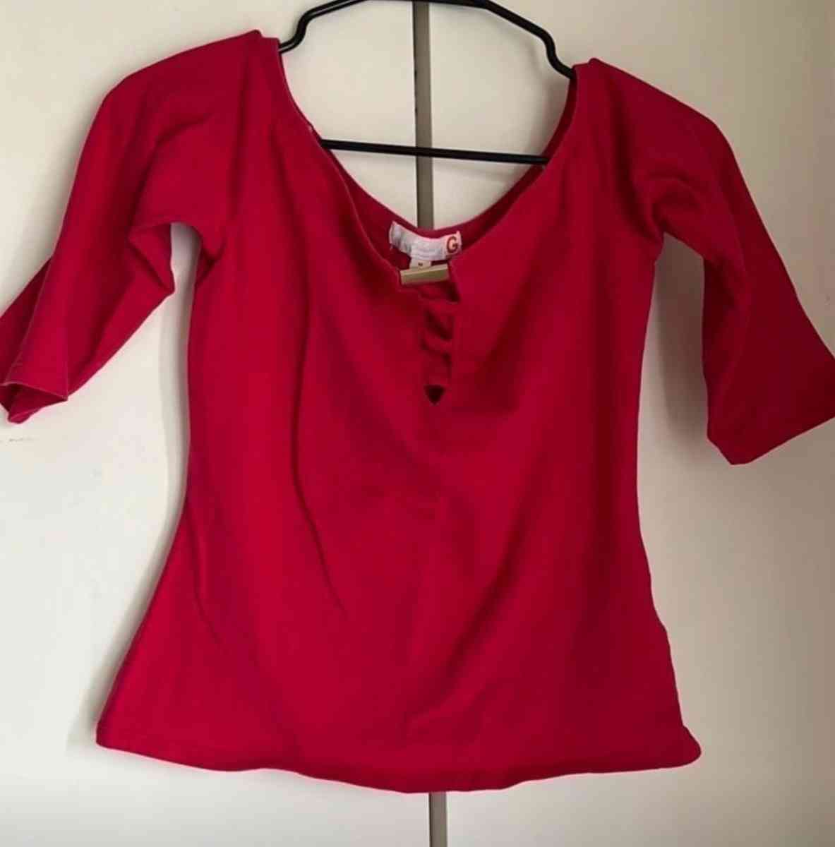 Womens Top - Glendale, Arizona - FleaMarketBay