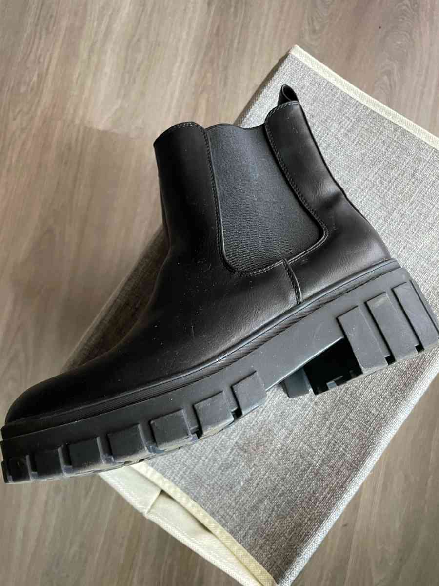 Black boots - Charlotte, North Carolina - FleaMarketBay