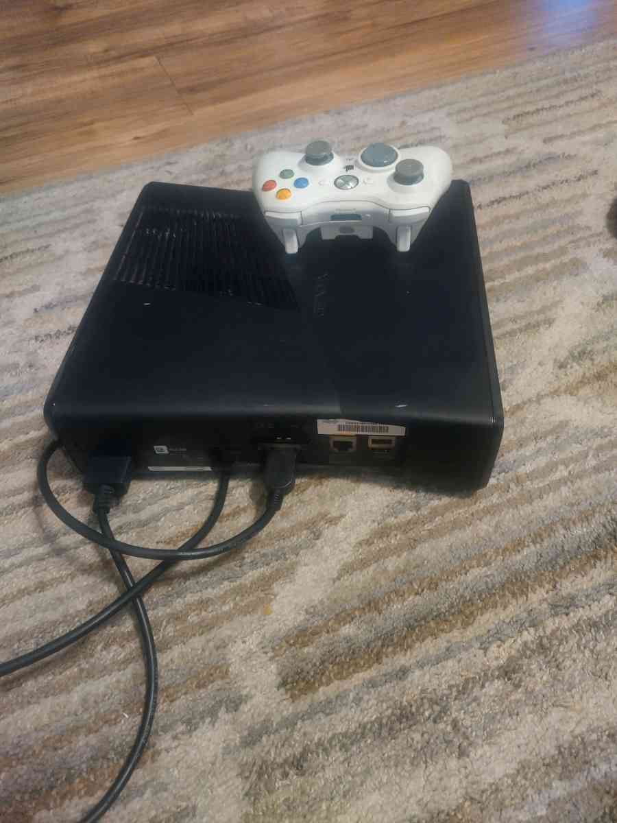 Microsoft Xbox 360 E  Wireless 4 GB Console Tested Works - Abington, Pennsylvania - FleaMarketBay