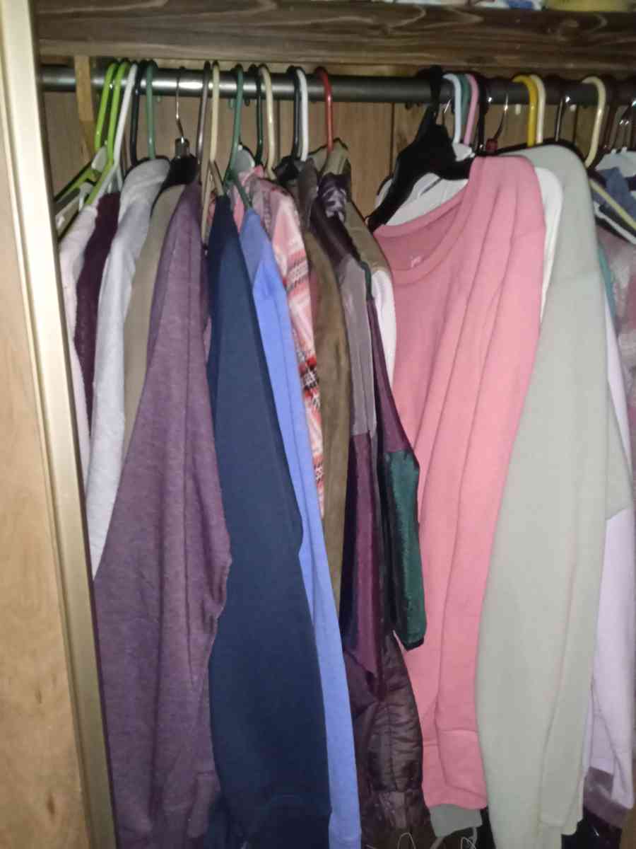 Have woman new jeans and shirts 50 new jeans and 50 new shir - Rossville, Georgia - FleaMarketBay