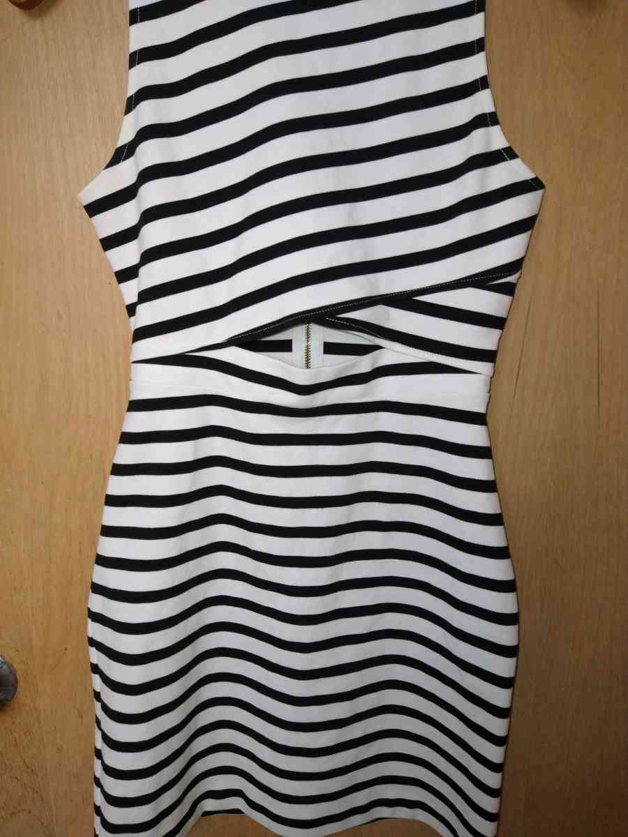 This Express Black  White Striped Bodycon Dress in size 0 is - Clarendon Hills, Illinois - FleaMarketBay