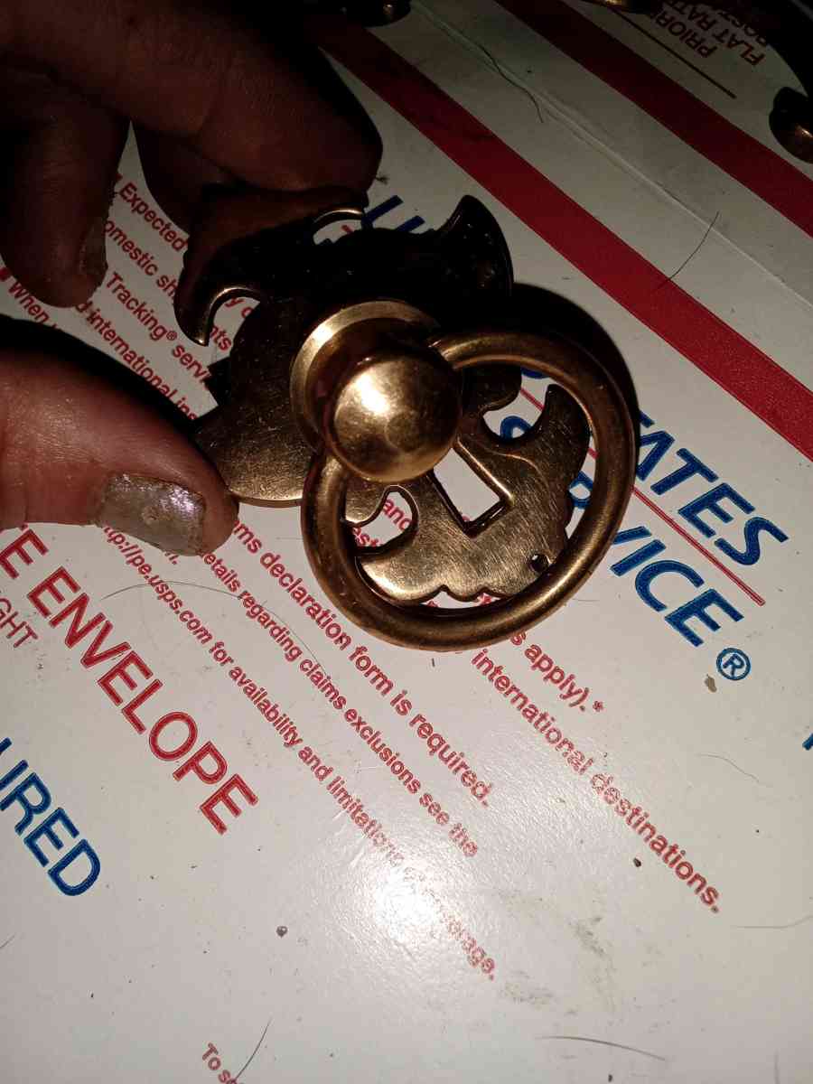 8 brass ring drawer pulls - Atoka, Tennessee - FleaMarketBay