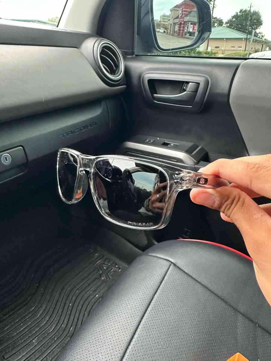 2 Oakleys Holbrook Sunglasses new - Pasadena, Texas - FleaMarketBay