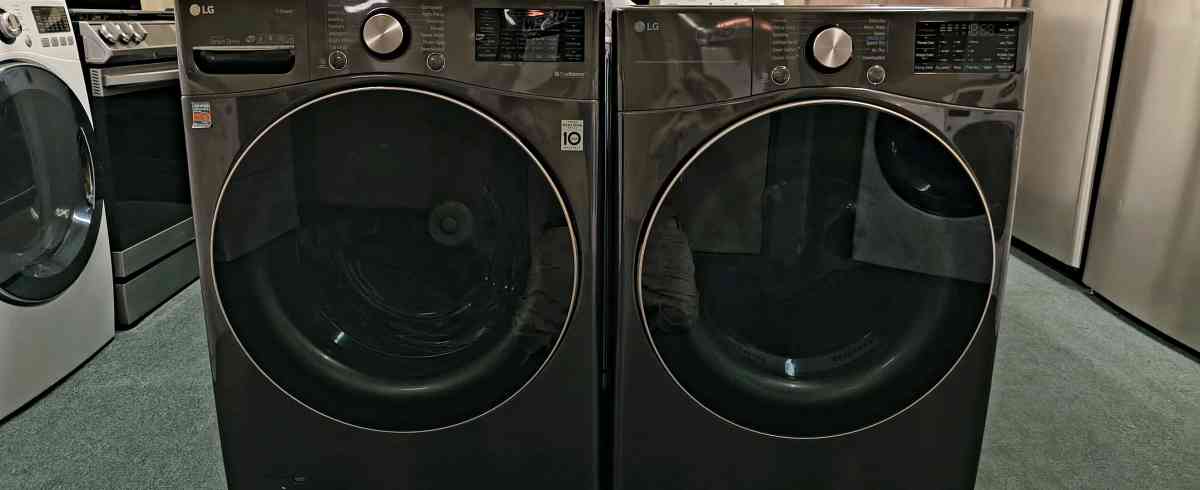 LG Elite Platinum Stainless FrontLoad Washer  New Scratch  D